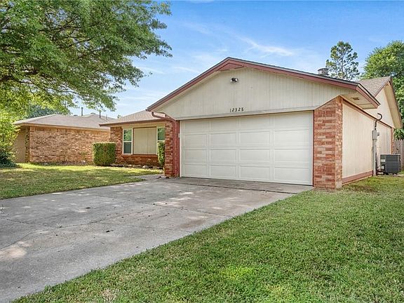 3rd image of 12328 Newgate Dr