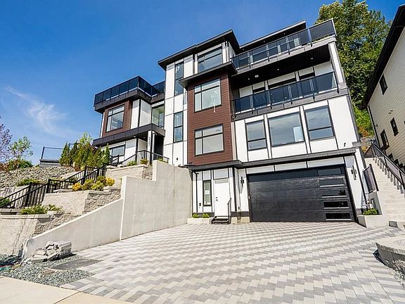4th image of 2263 Monashee Ct