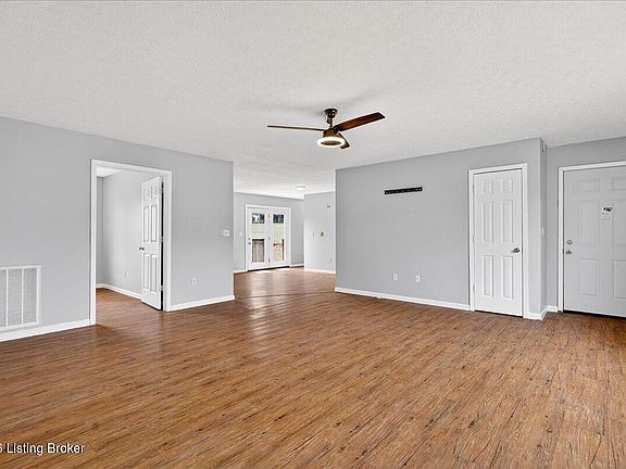 5th image of 216 Bent Tree Dr