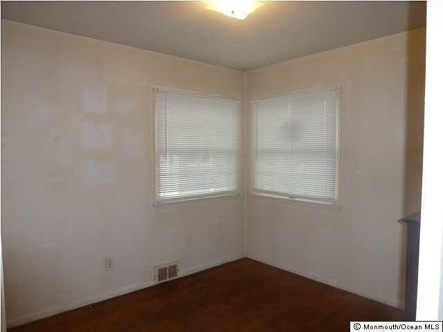 2nd image of 636 Manetta Drive S