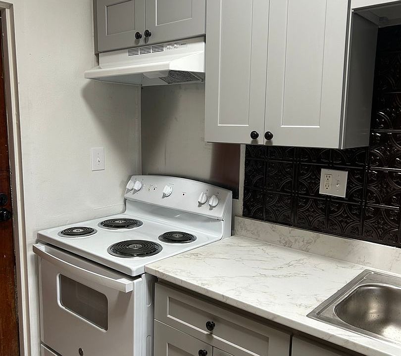 1st image of 127-133 Alder Ave SE #G