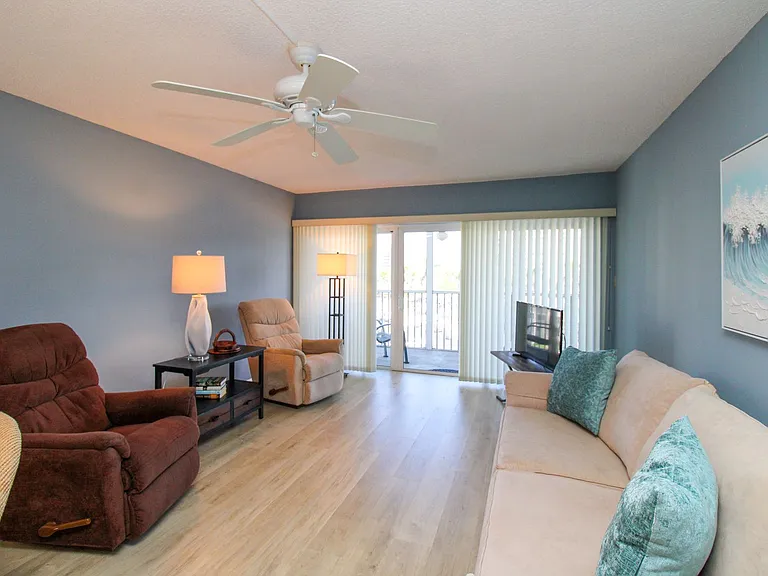 1 Bluebill Ave #501 — Photo 2