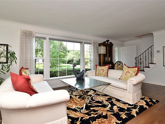 3rd image of 3125 Somerset Dr