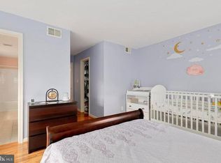 3179 Summit Square Dr #2-B3, Oakton, VA 22124