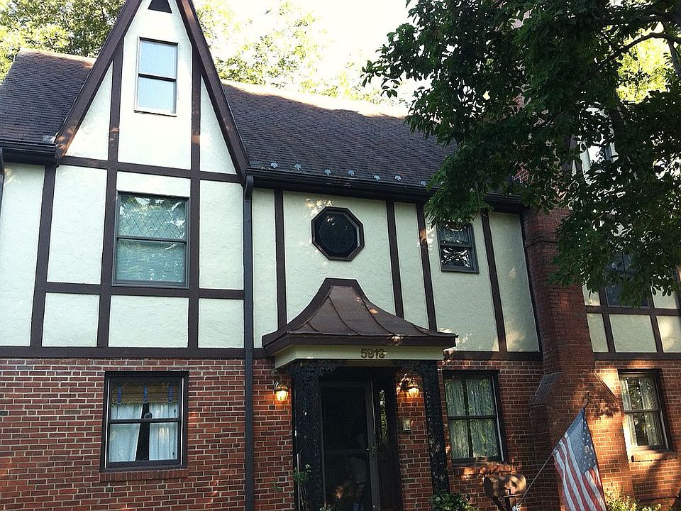 Front on Williamsburg Blvd