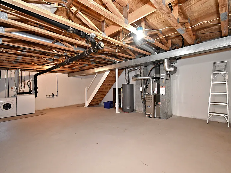 2489 Hillendale Dr — Photo 44