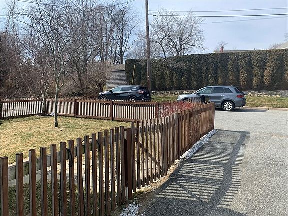 2nd image of 89 Stillwater Ave