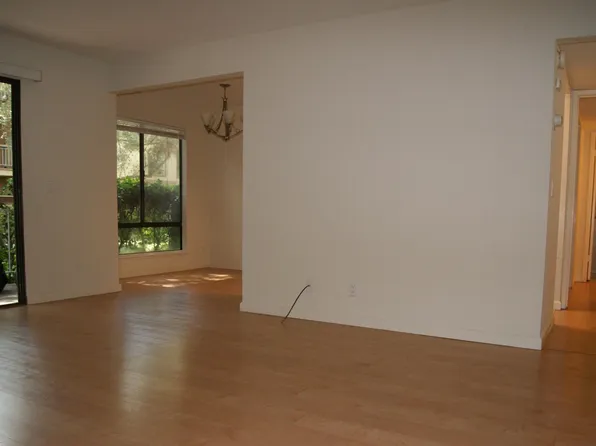 430 N Civic Dr APT 102, Walnut Creek, CA 94596