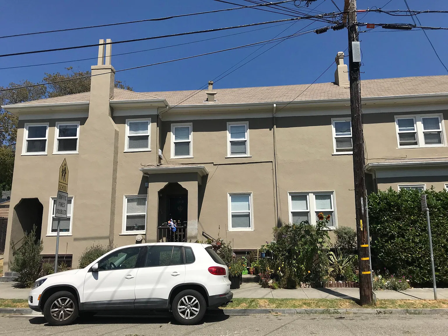 2 bed, $2,895 — Photo 1