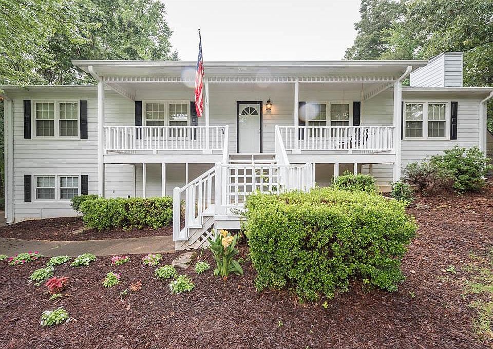 1st image of 204 Hardman Way