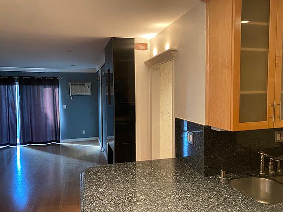 5th image of 18307 Burbank Blvd Unit 220