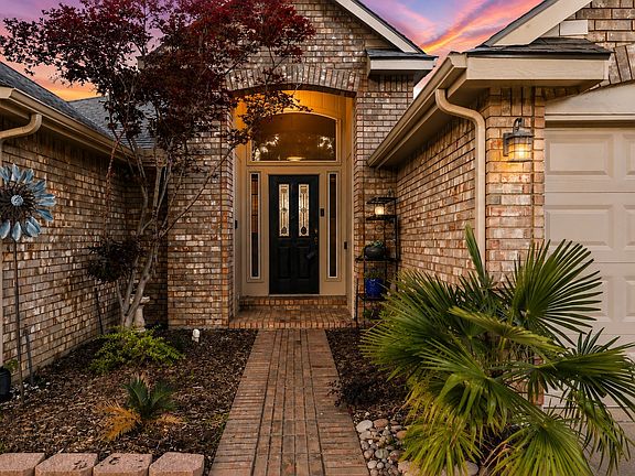 2nd image of 2916 Shadow Oak Ct