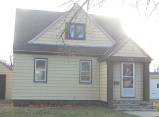 455 2nd Ave SE, Wells, MN 56097