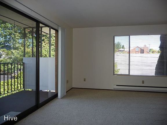 2nd image of 7101 Roosevelt Way NE APT 407