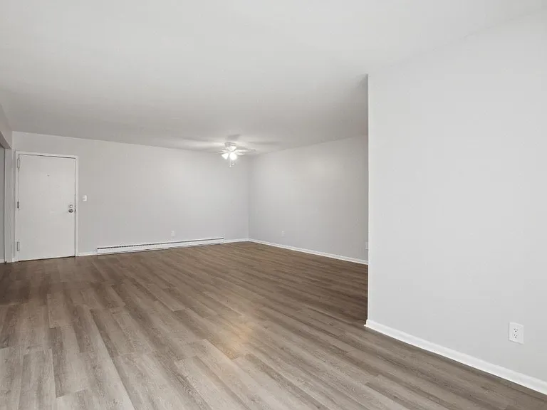 Golden Hill Apartments — Photo 12