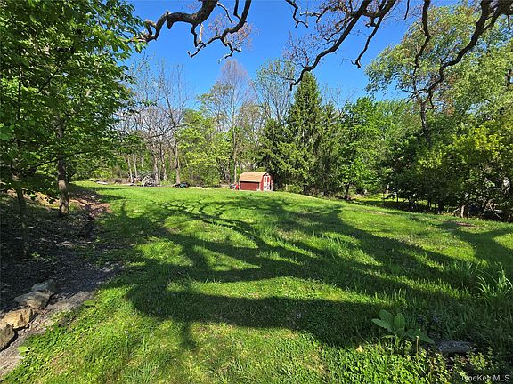 3rd image of 89 5th Avenue