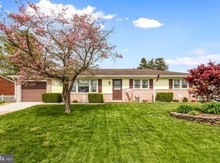 265 S 4th St, Mount Wolf, PA 17347