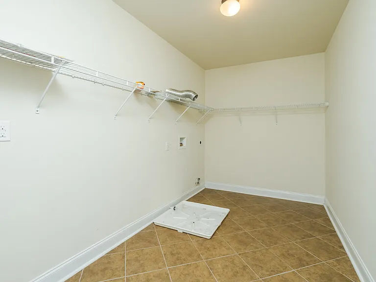 965 McCathern Ave — Photo 29