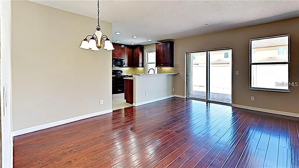 3 bed, 2.5 bath, 1743 sqft, $2,750 — Photo 4