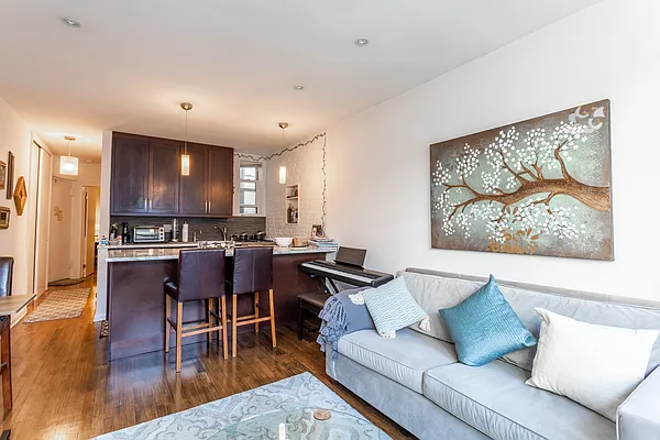 Rented by Bond New York | media 2