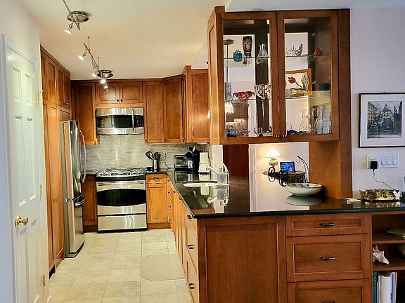 3rd image of 15 W 72nd St #8TU