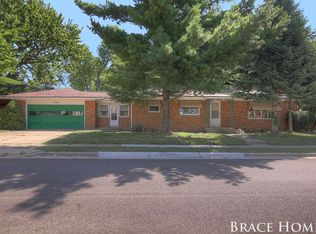 2512 Boulevard Dr SW, Wyoming, MI 49519