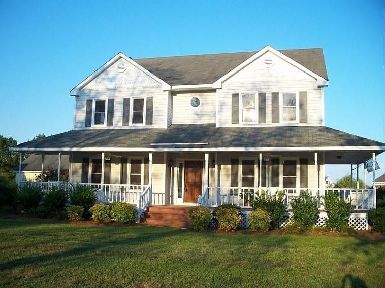 2nd image of 1120 Davenport Pl