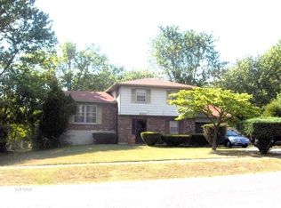 1053 W Elm Rd, Radcliff, KY 40160