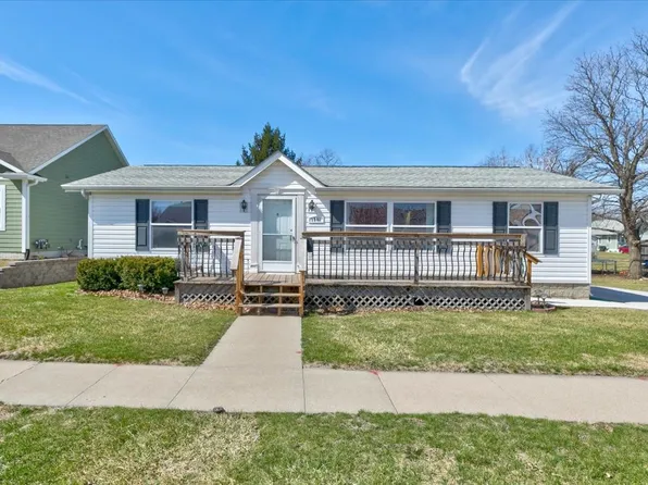 1901 3rd St, Perry, IA 50220