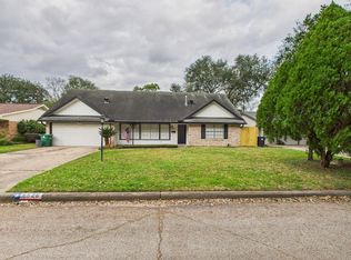 9526 Meadowcroft Dr, Houston, TX 77063