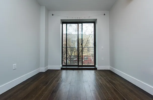 Rented by Nooklyn NYC LLC | media 102