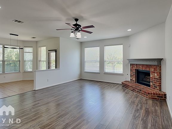 3rd image of 2809 Winding Shore Ln
