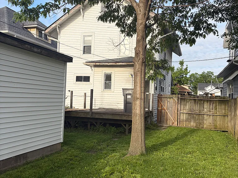 210 N Tremont St — Photo 2