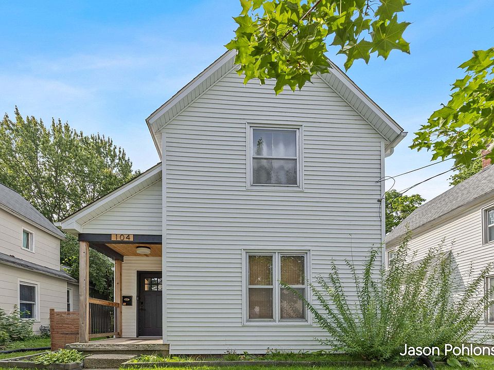 1st image of 104 Sweet St NE