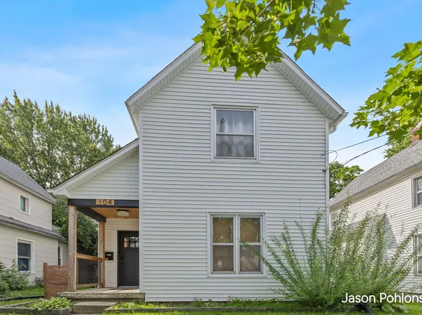 104 Sweet St NE, Grand Rapids, MI 49505