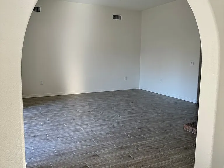 1430 W Camino Ct — Photo 14