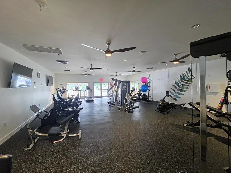 1631 NW 18th Ave #201 — Photo 46