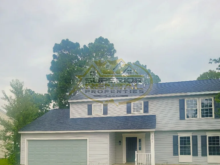 301 Sagamare Rd — Photo 2