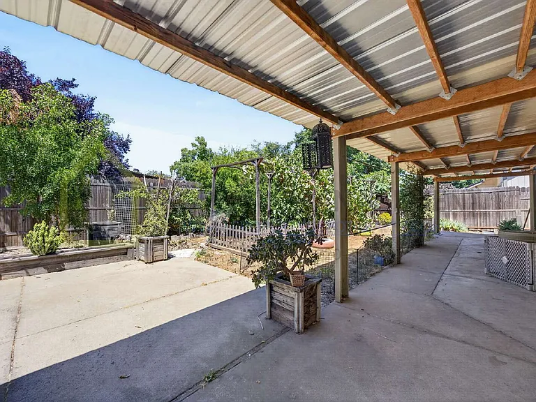 8779 Brittany Park Dr — Photo 53