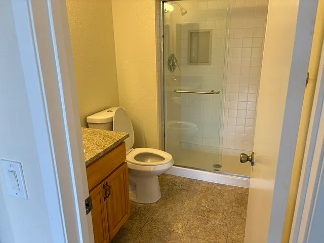 2176 Greendale Dr — Photo 14