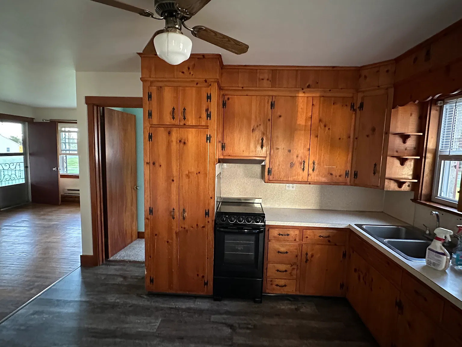 1 bed, 1.5 bath, 900 sqft, $1,000 — Photo 2