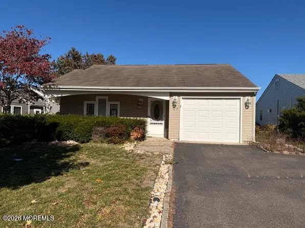 26 Normanton Avenue, Manchester, NJ 08759