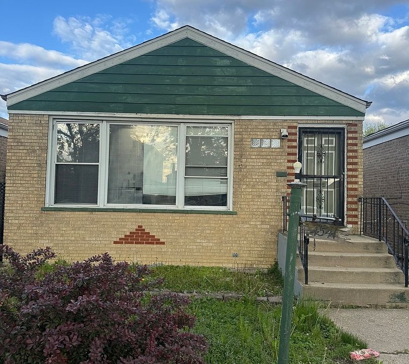 1st image of 4541 S Leclaire Ave
