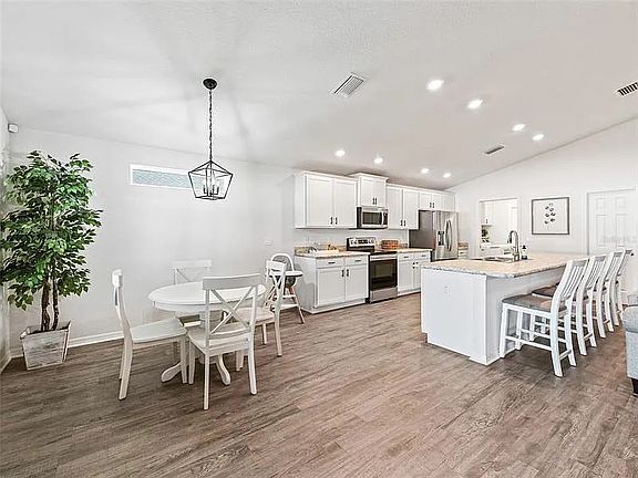 5th image of 5371 SE 92nd St