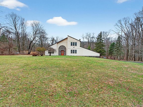 2nd image of 11 Dill Hill Road