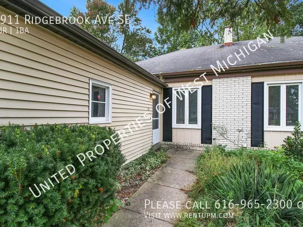 5911 Ridgebrook Dr SE, Kentwood, MI 49508