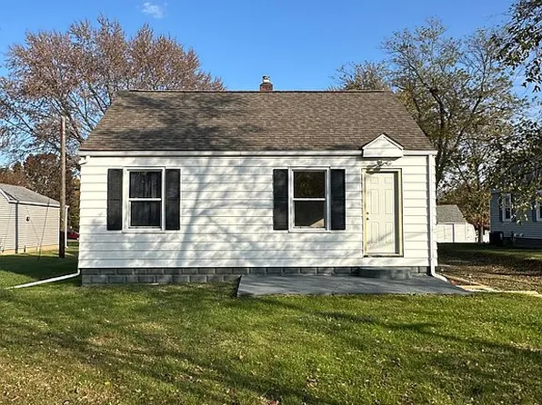 107 Schlag Ln, East Peoria, IL 61611