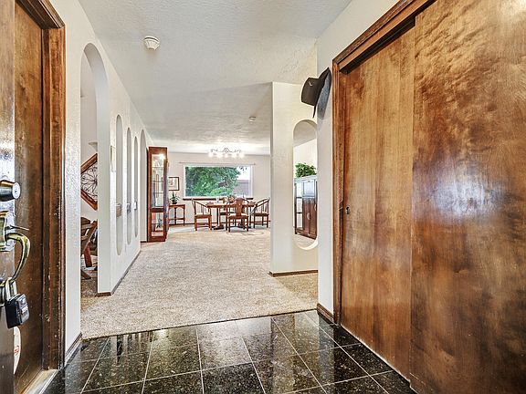 3rd image of 7305 Don Diego St NE