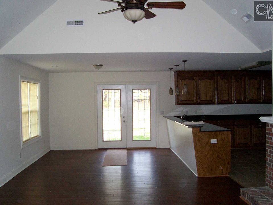 2nd image of 4 Benttree Ln