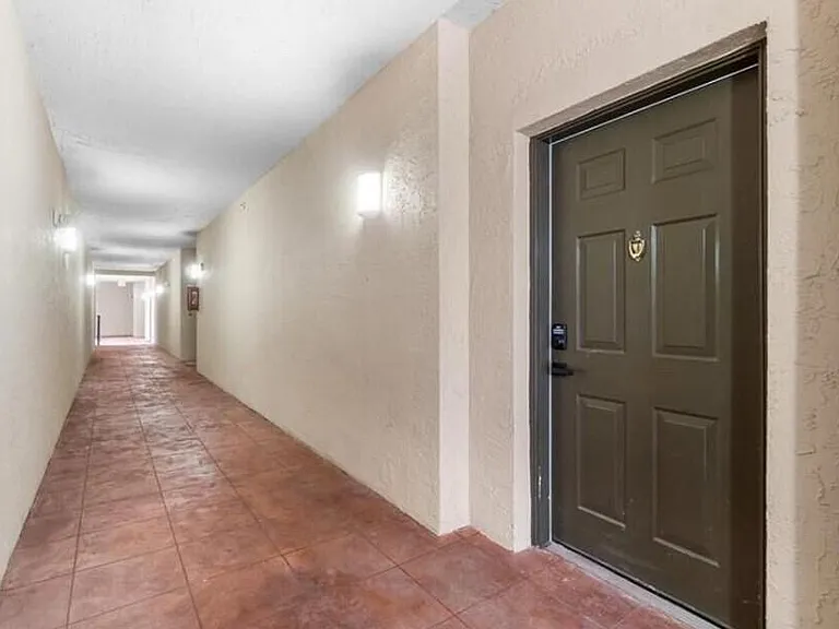 1805 N Flagler Dr #219 — Photo 20